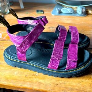 NWOT Dr. Martens Sandals
